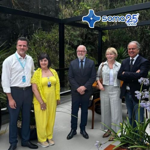 e08bf6_9aaf00bfc4094edc87638608791d5017~mv2